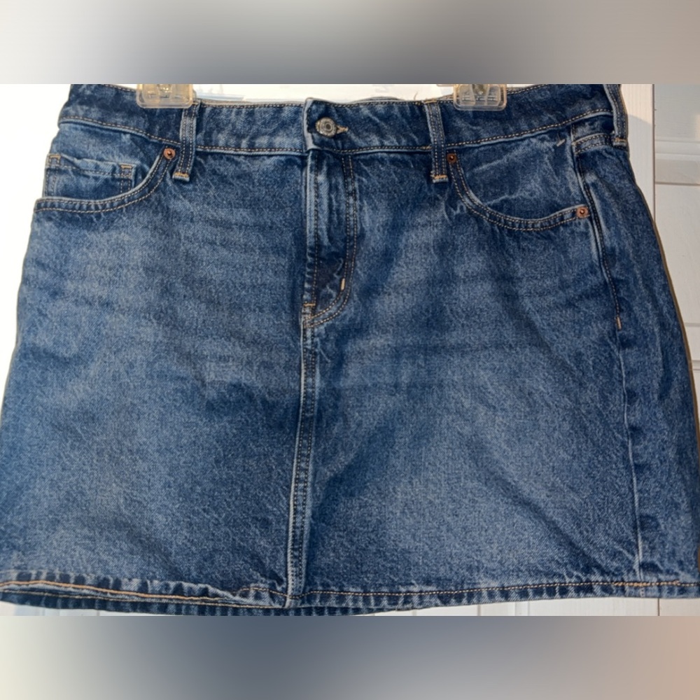 OLD NAVY Mid-Rise Jean skirt size 14 Woman’s